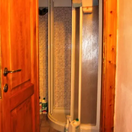 La Pietra Rara Bed & Breakfast *
