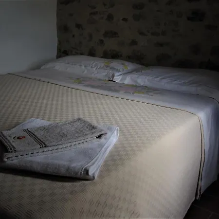 La Pietra Rara Bed & Breakfast *