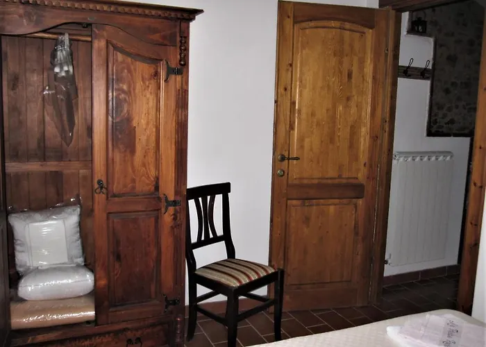 La Pietra Rara 4* Montone (Umbria)